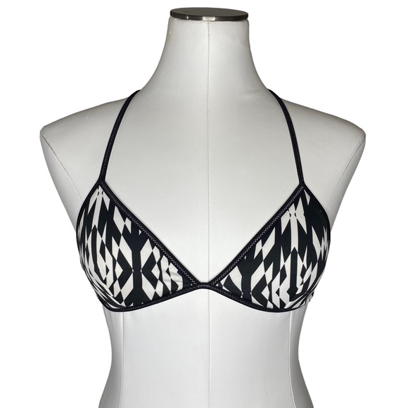 Victoria's Secret The Teeny Bikini Top in a Black and White Geometric Pr… - Picture 2 of 8